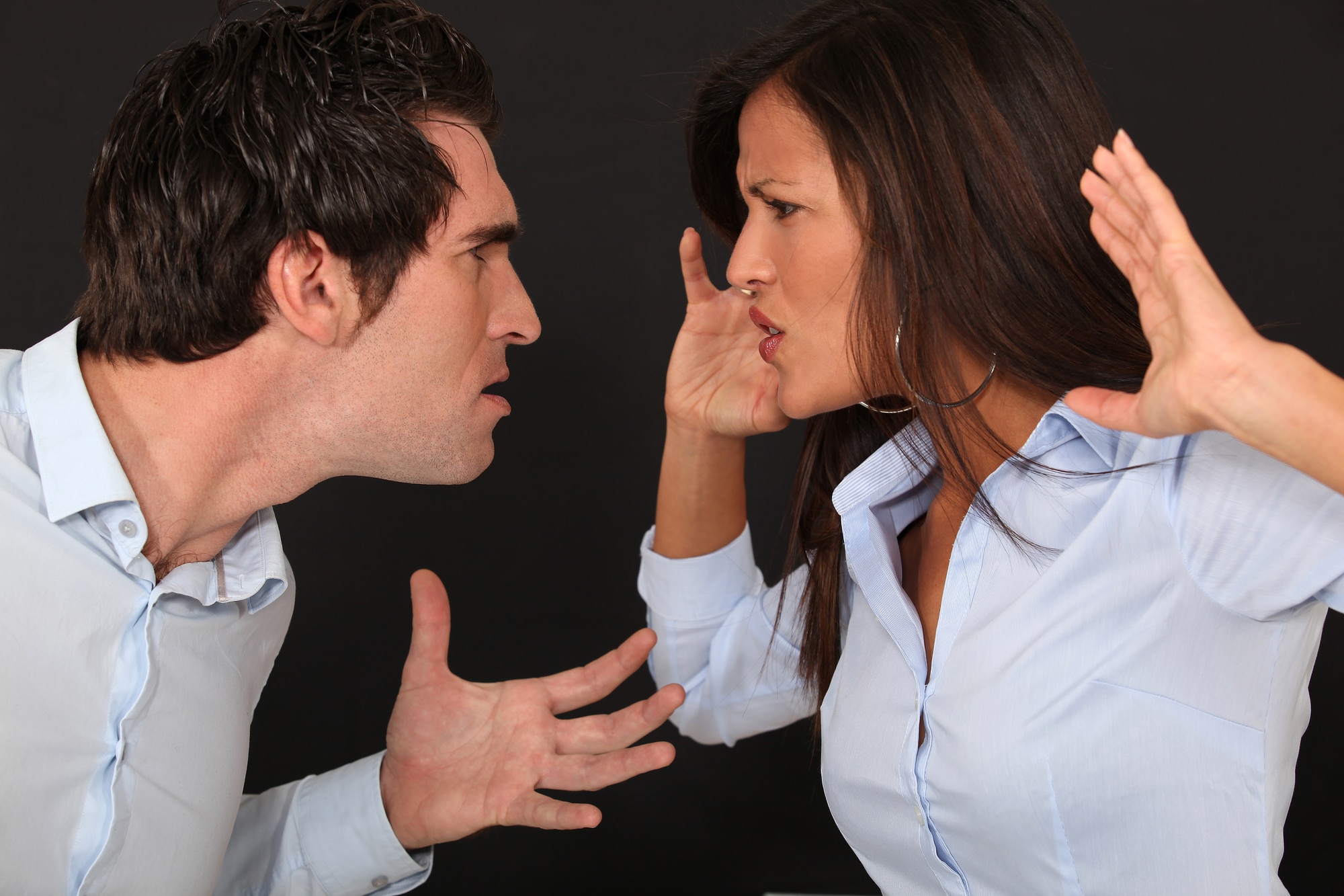 ¿Qué pasa si retiras los cargos por agresión de violencia doméstica